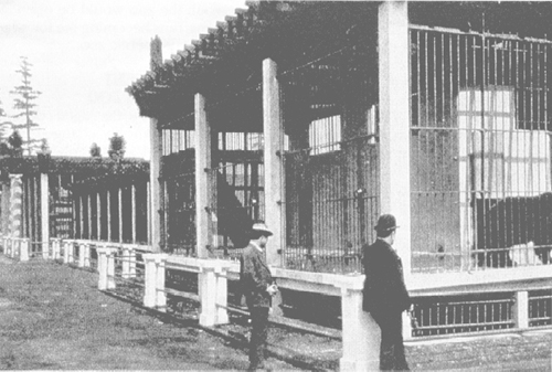The old bear cage at the Woodland Park Zoo during the 1920’s