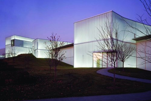 PHOTO COURTESY OF ROLAND HALBE/THE NELSON-ATKINS MUSEUM OF ART, 2006