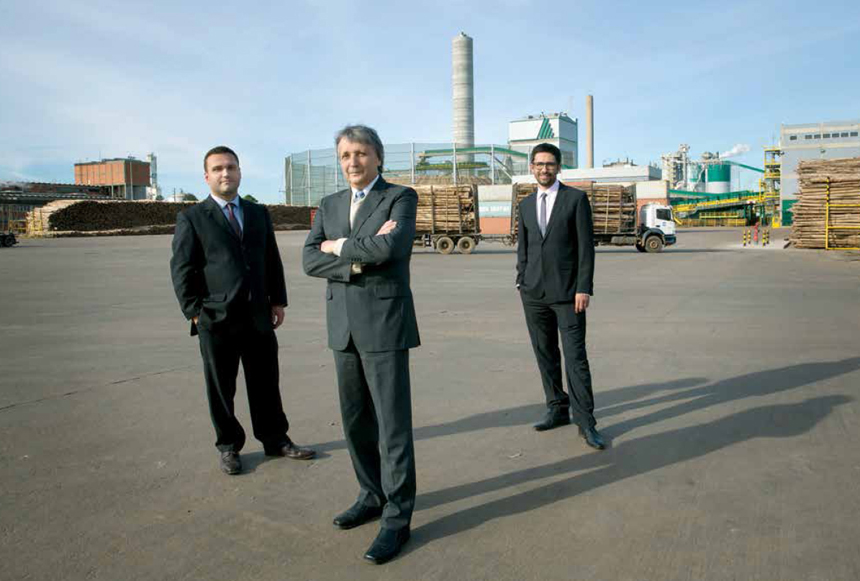 From left, Felippe Zanotti Schneider, PMP, Walter Lídio Nunes and Alejandro Millan, PMP, CMPC Celulose Riograndense